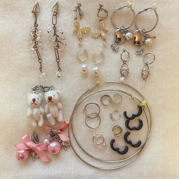 10 pairs of clip on earrings and 8 clip on ear cuffs! - Picture 1 of 6